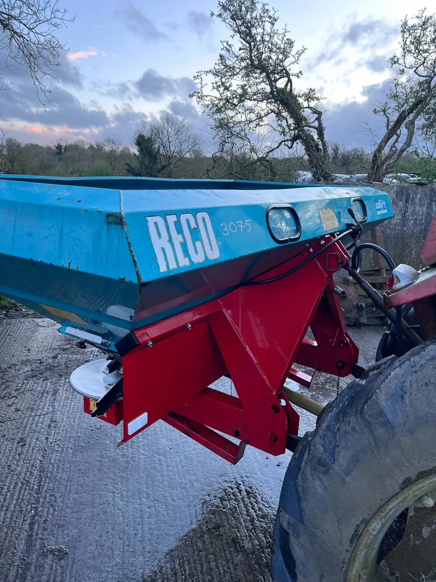 Sulky Fertiliser Spreader - Image 2