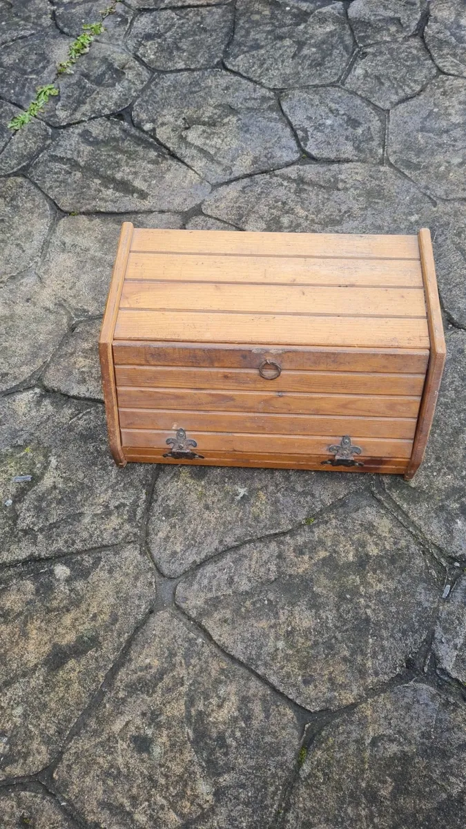 Old bread bin