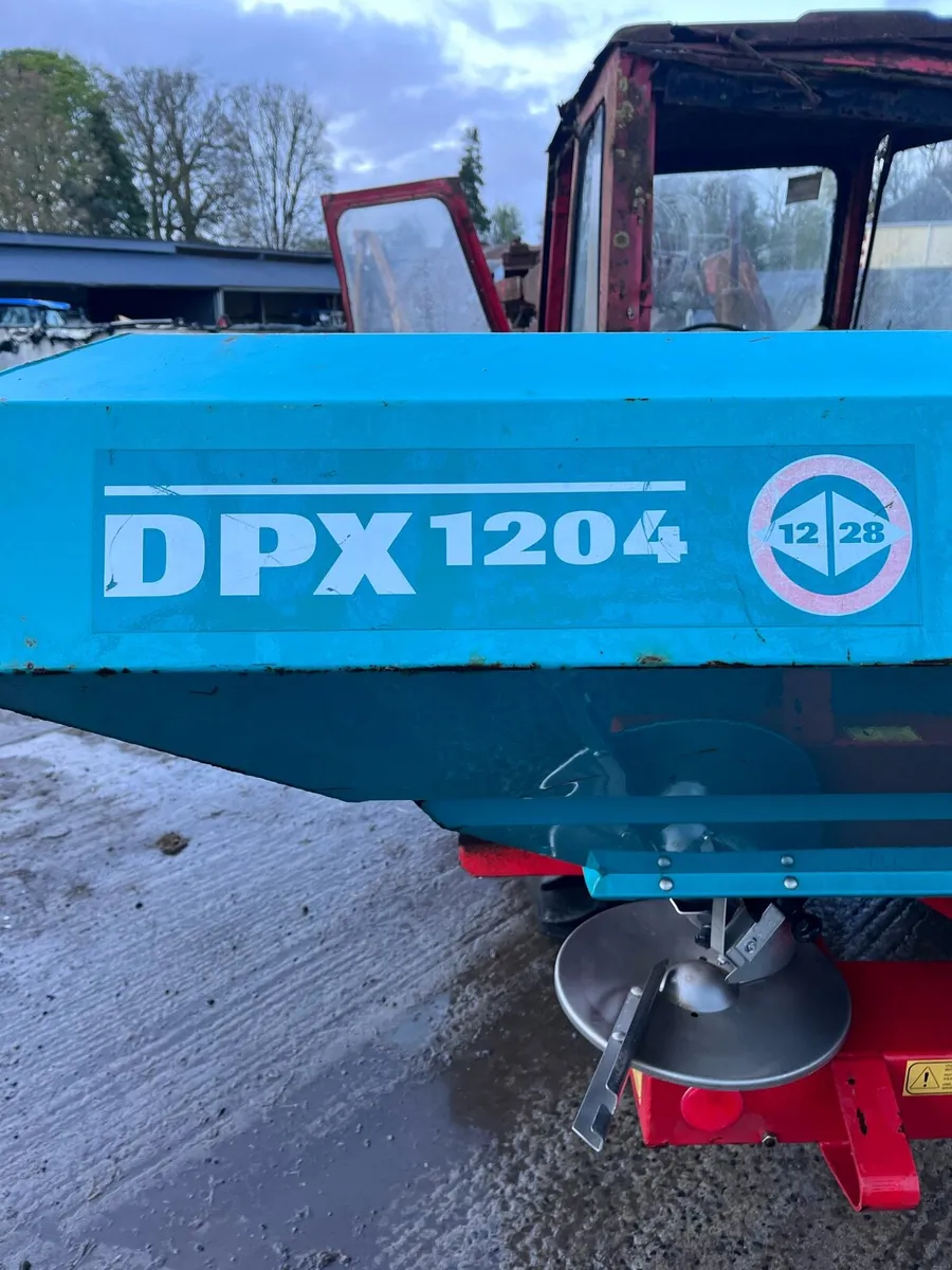 Sulky Fertiliser Spreader - Image 3