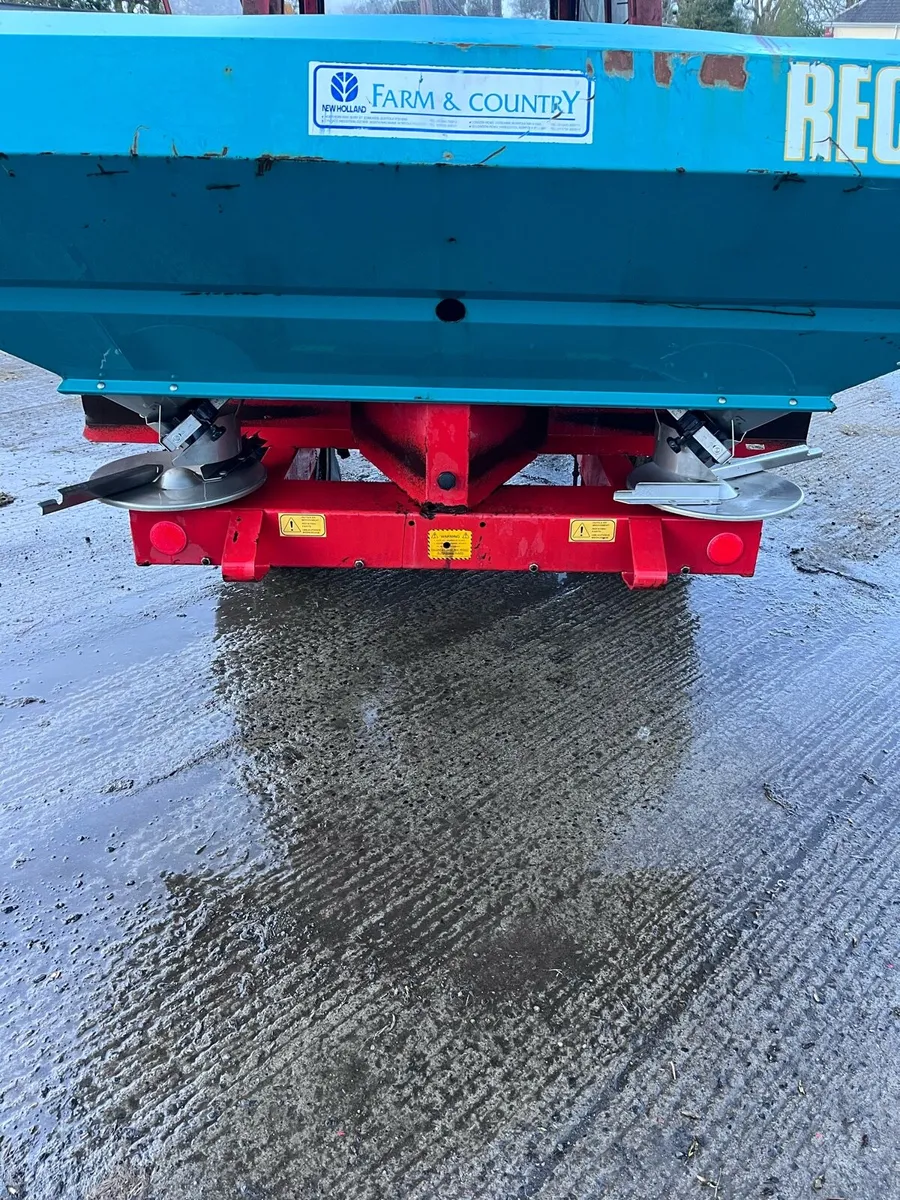 Sulky Fertiliser Spreader - Image 4