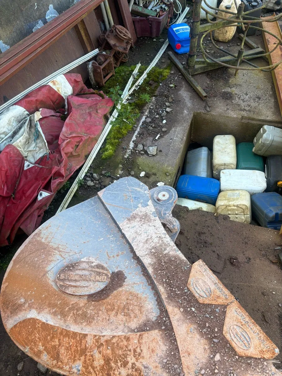 Digging bucket - Image 2