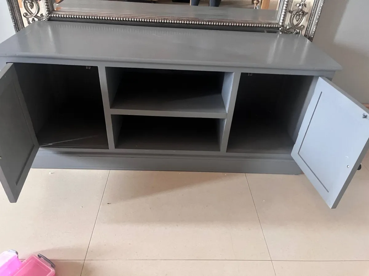 Tv cabinet - Image 1