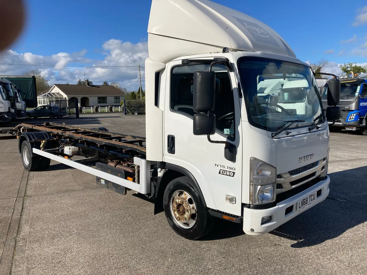 2019 Izusu N75-190 chassis cab - Image 1