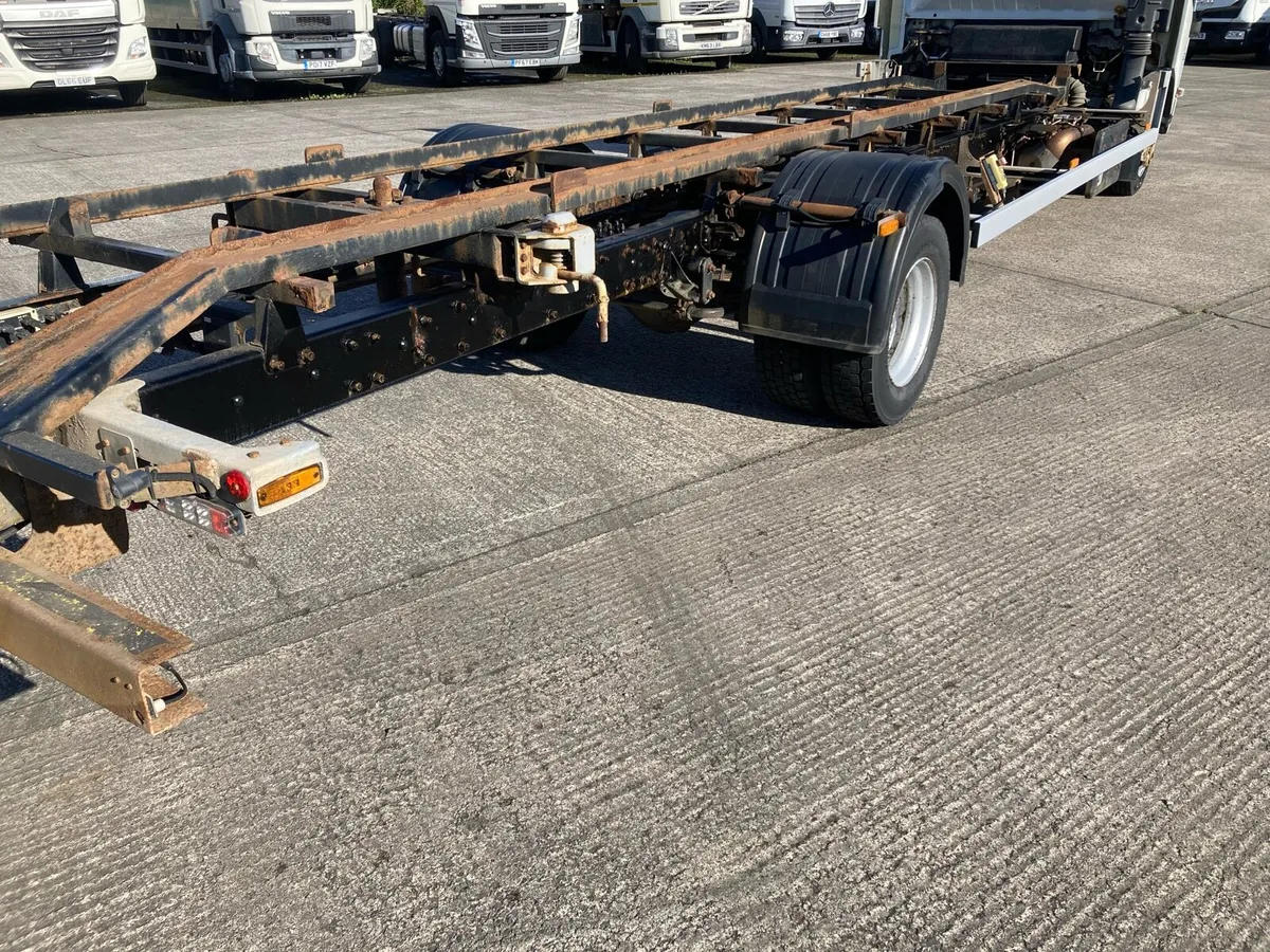 2019 Izusu N75-190 chassis cab - Image 4