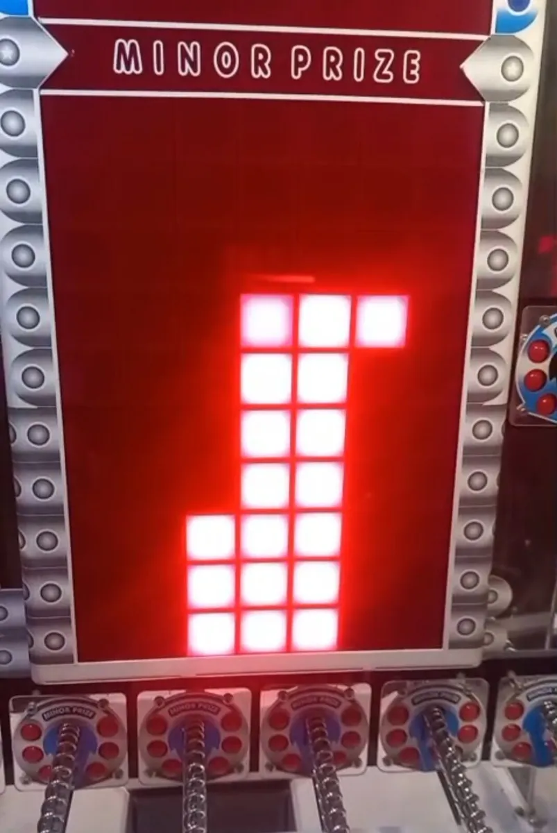 Arcade prize machine - Image 2