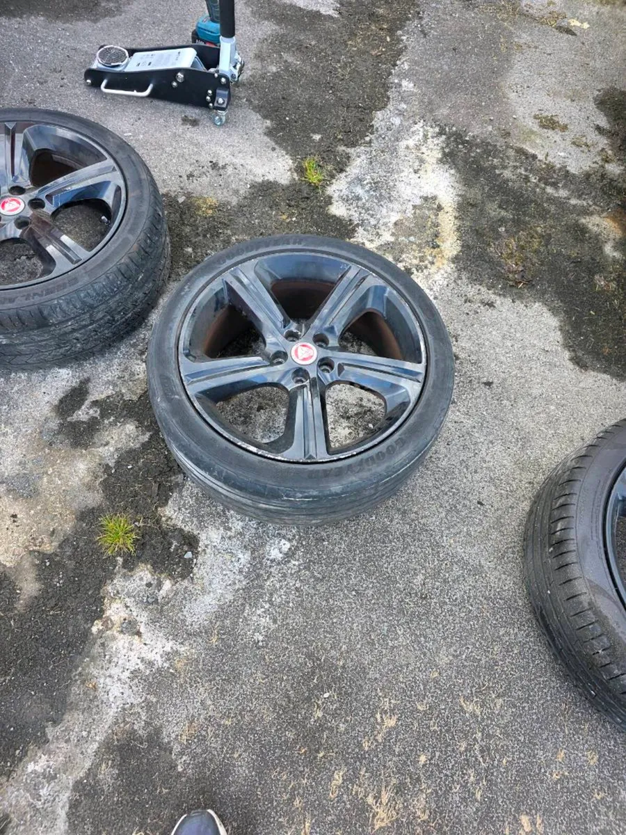 Jaguar xf x260 black 19 inch alloys - Image 3