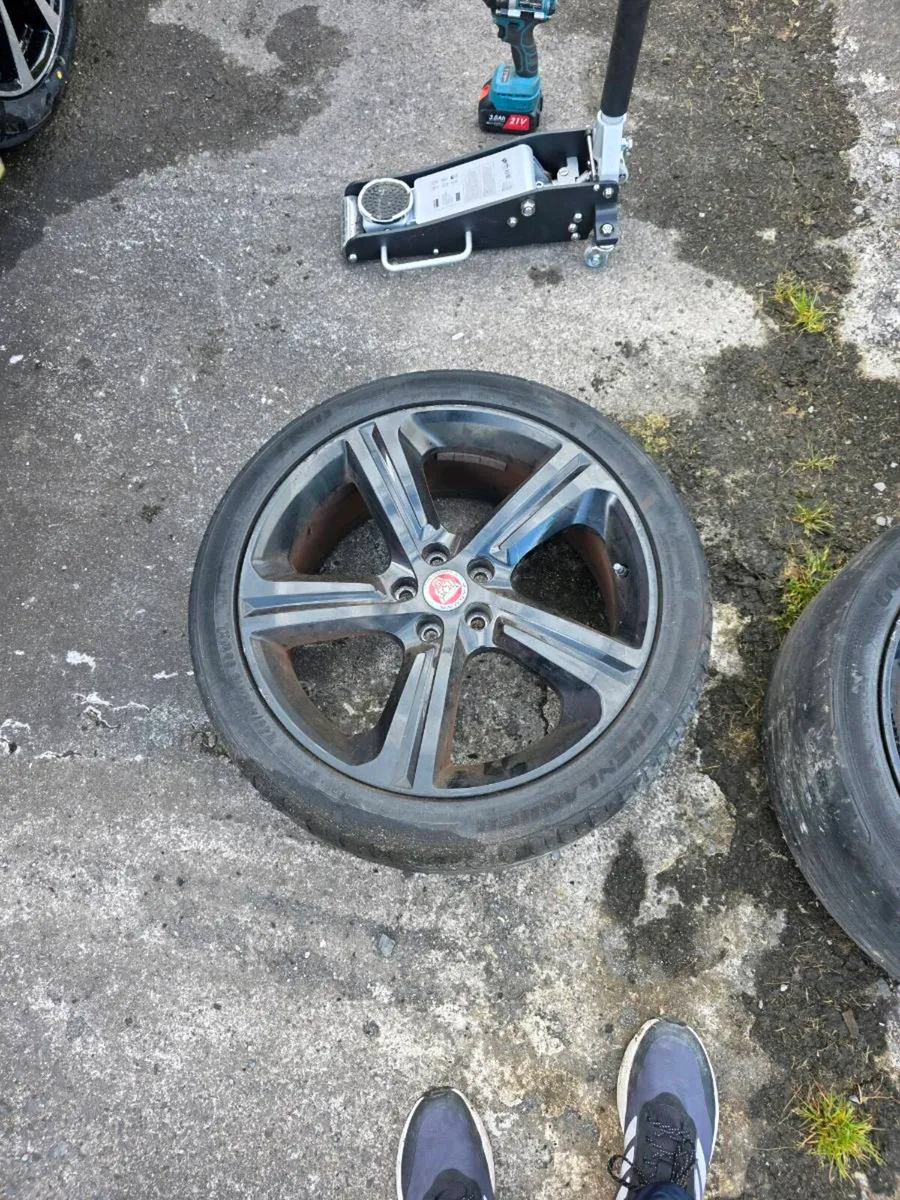 Jaguar xf x260 black 19 inch alloys - Image 1