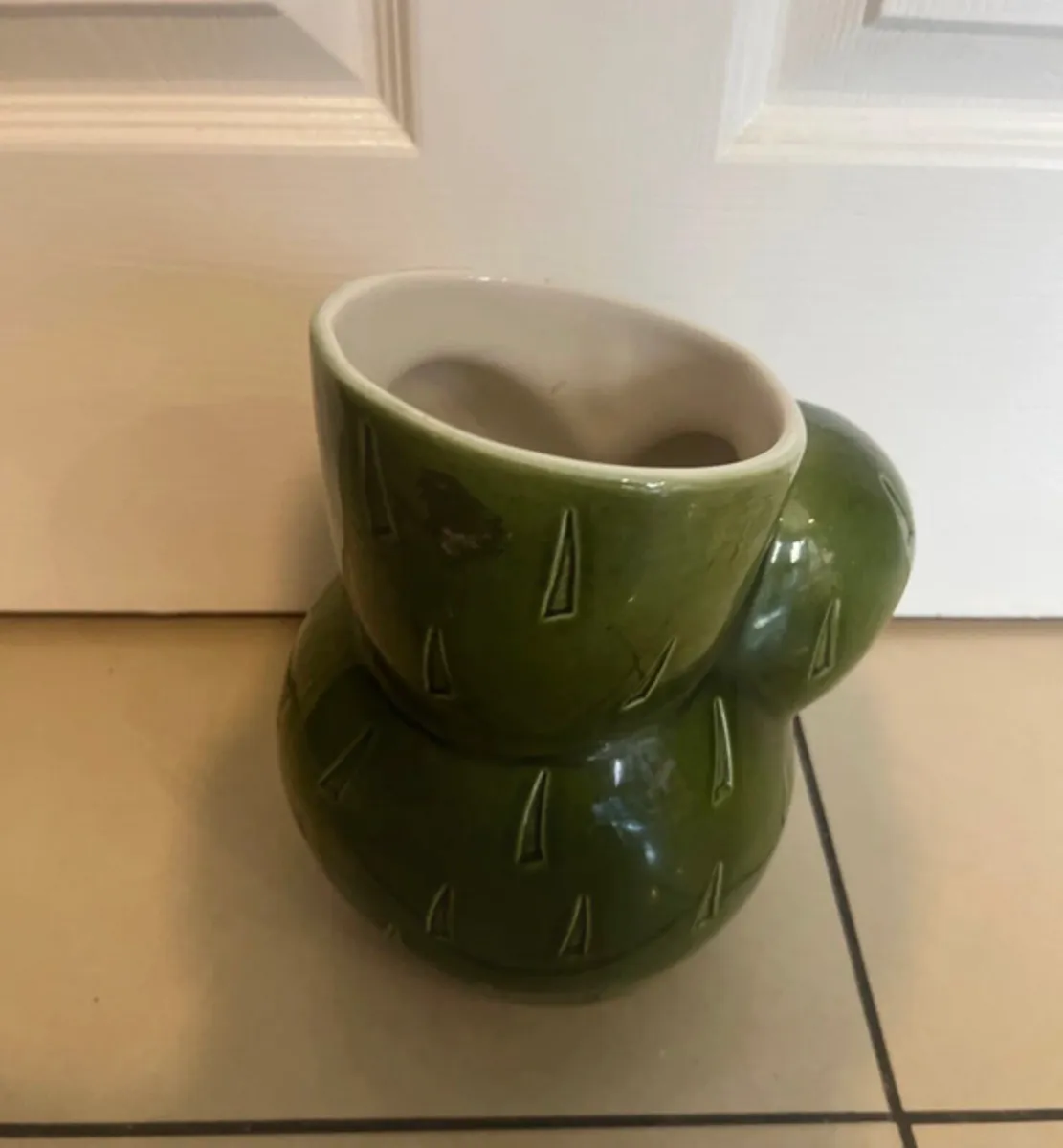 Decorative vase ornaments - Image 1