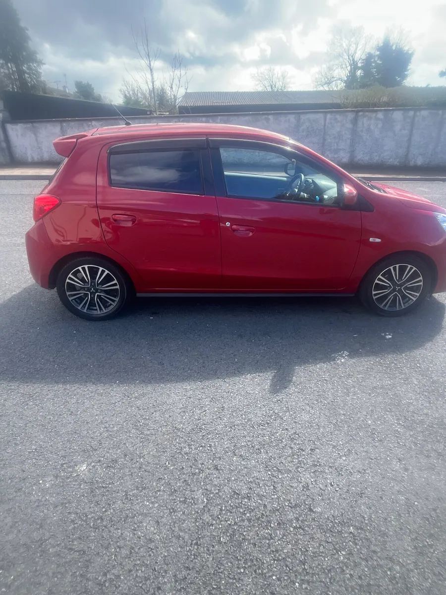 2019 Mitsubishi space star - Image 2