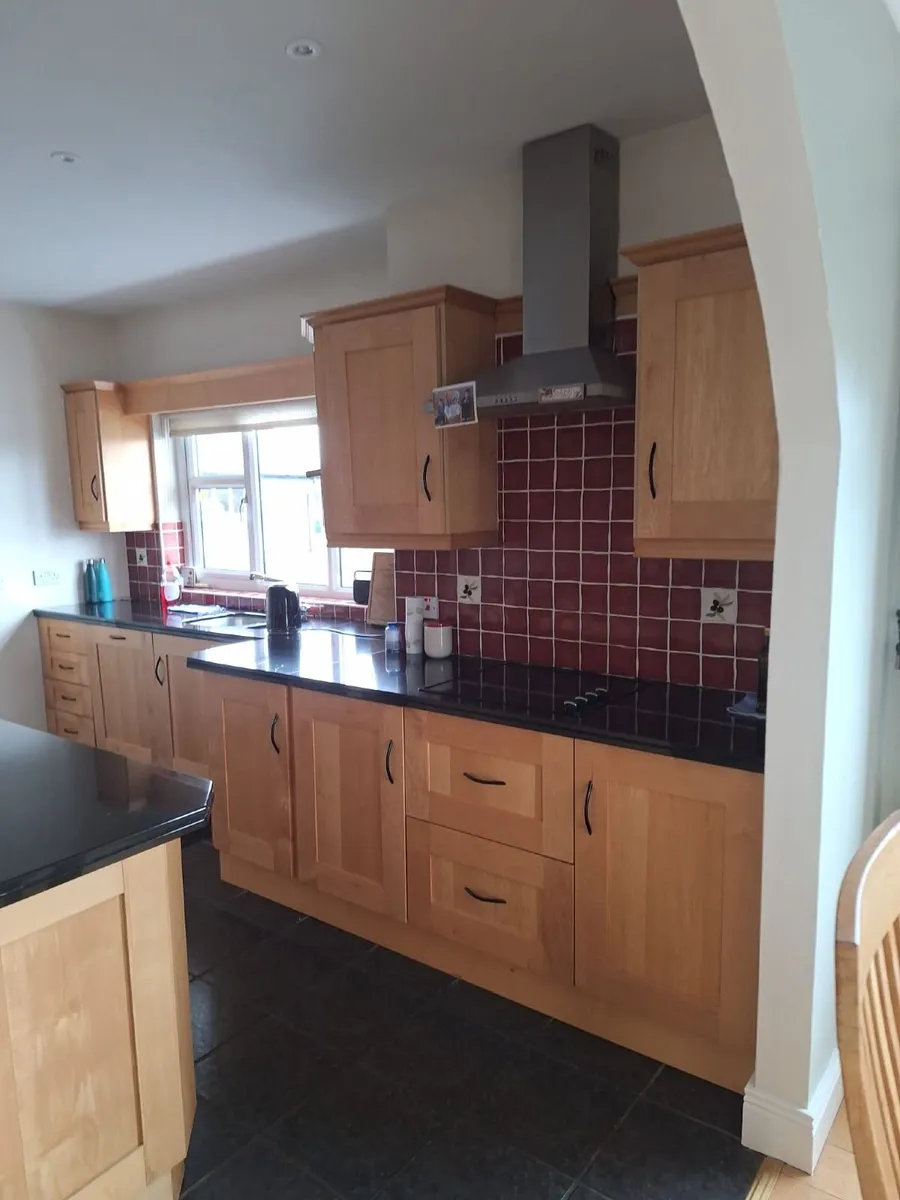 Kitchen units with Island and granite worktops - Image 3