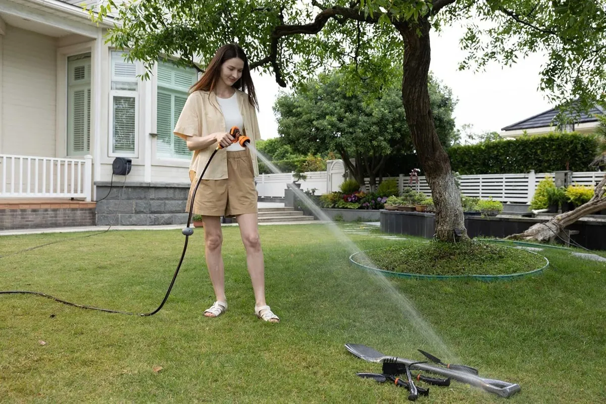 Garden Hose Reel Kit with Tap Splitter and Cover - Image 2