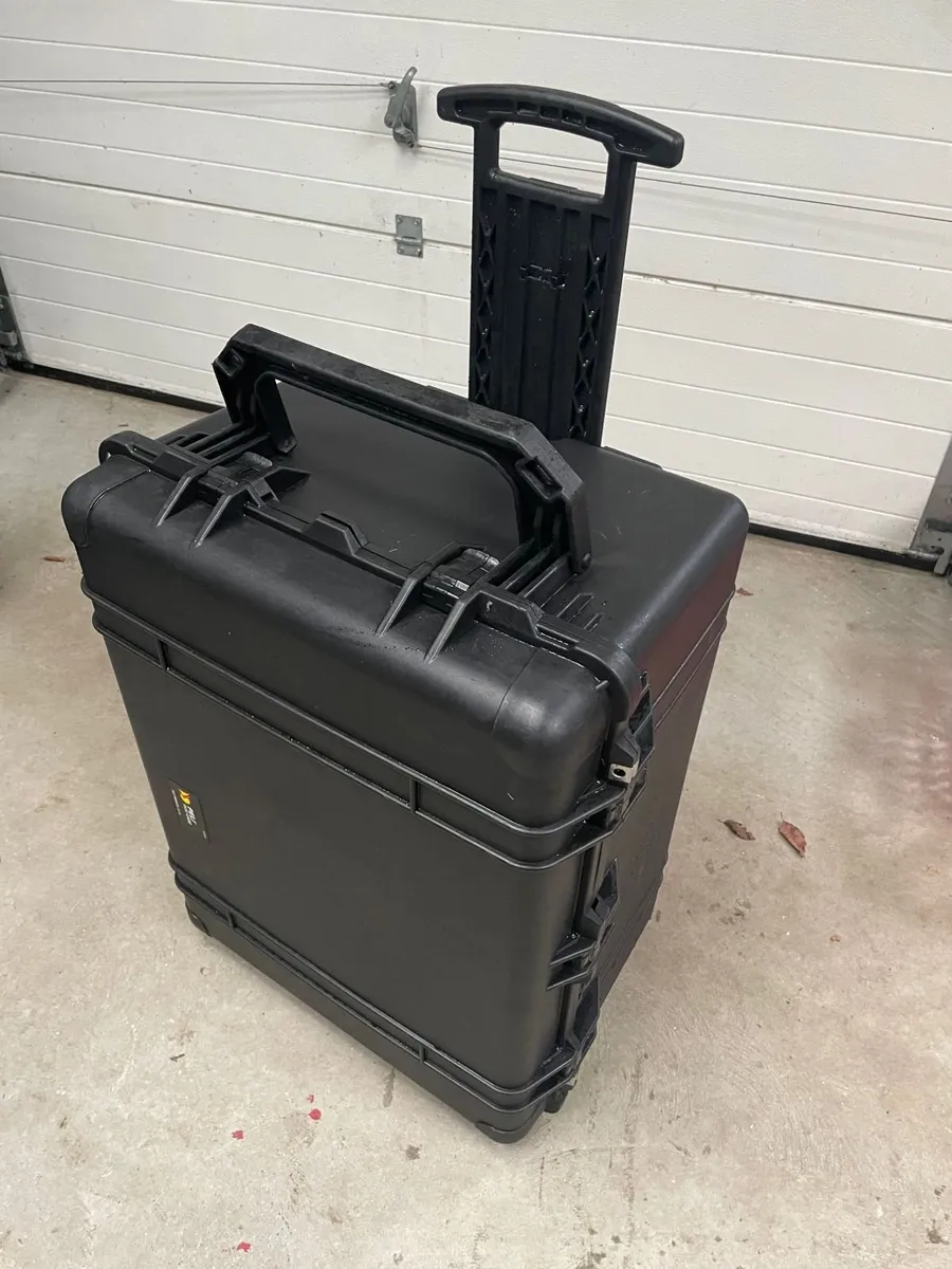 Peli 1630 Flightcase / Rolling Hard Case - Image 1
