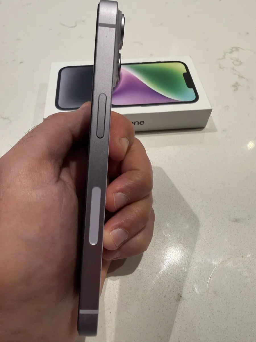 iPhone 14 - Image 4