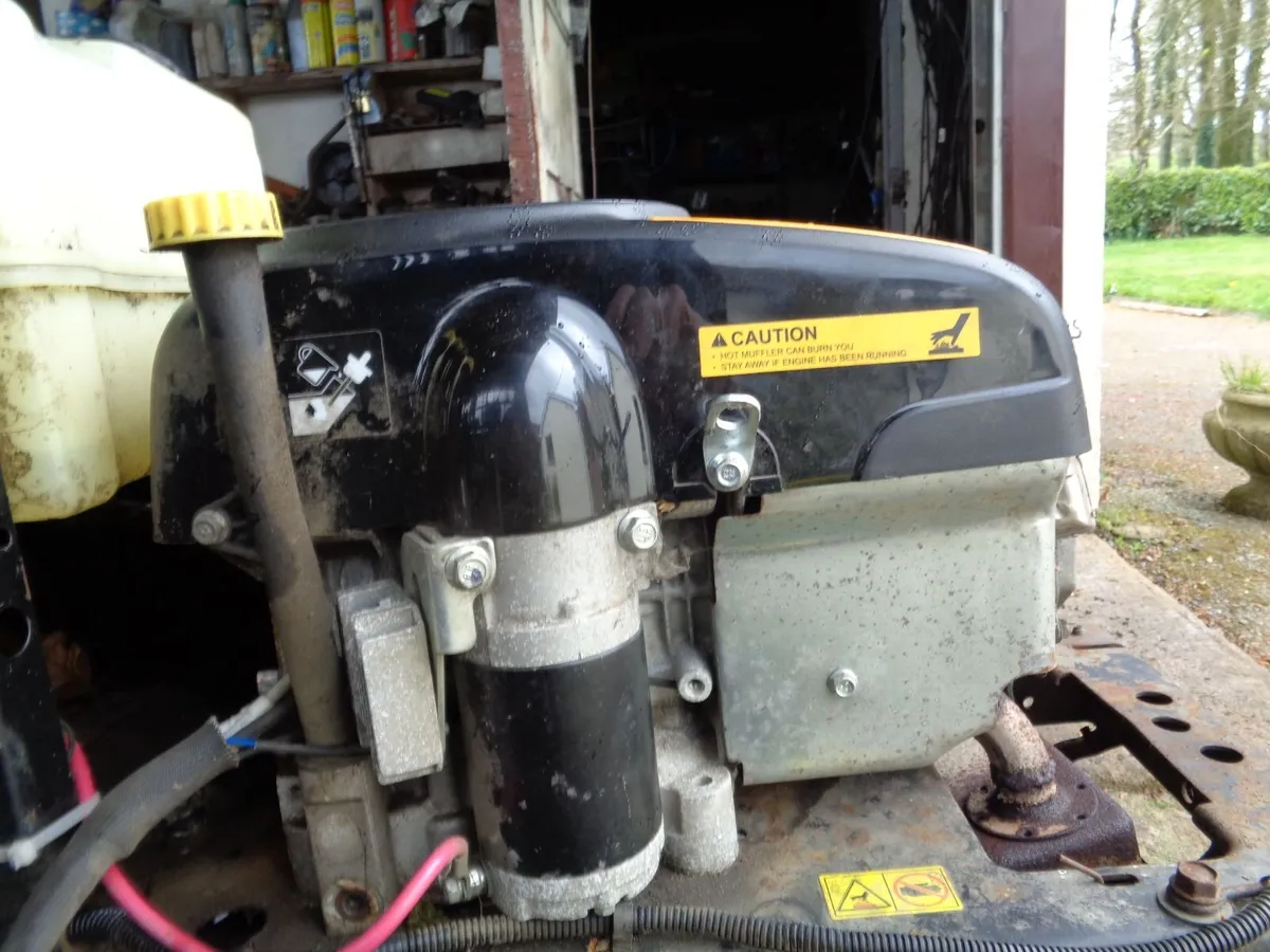 Ride on mower - Image 1