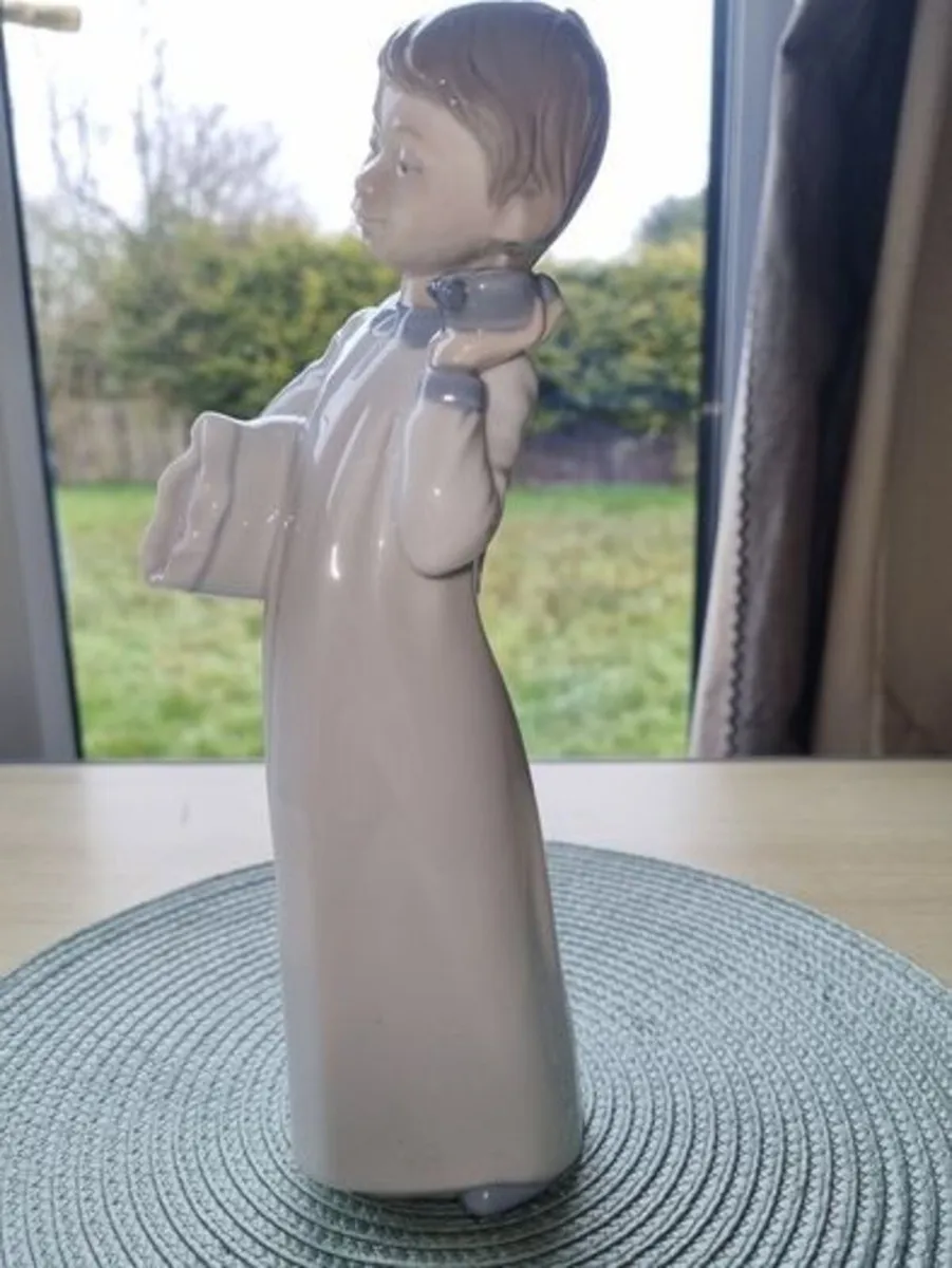 Boy with Clock NAO by Lorado - Image 2