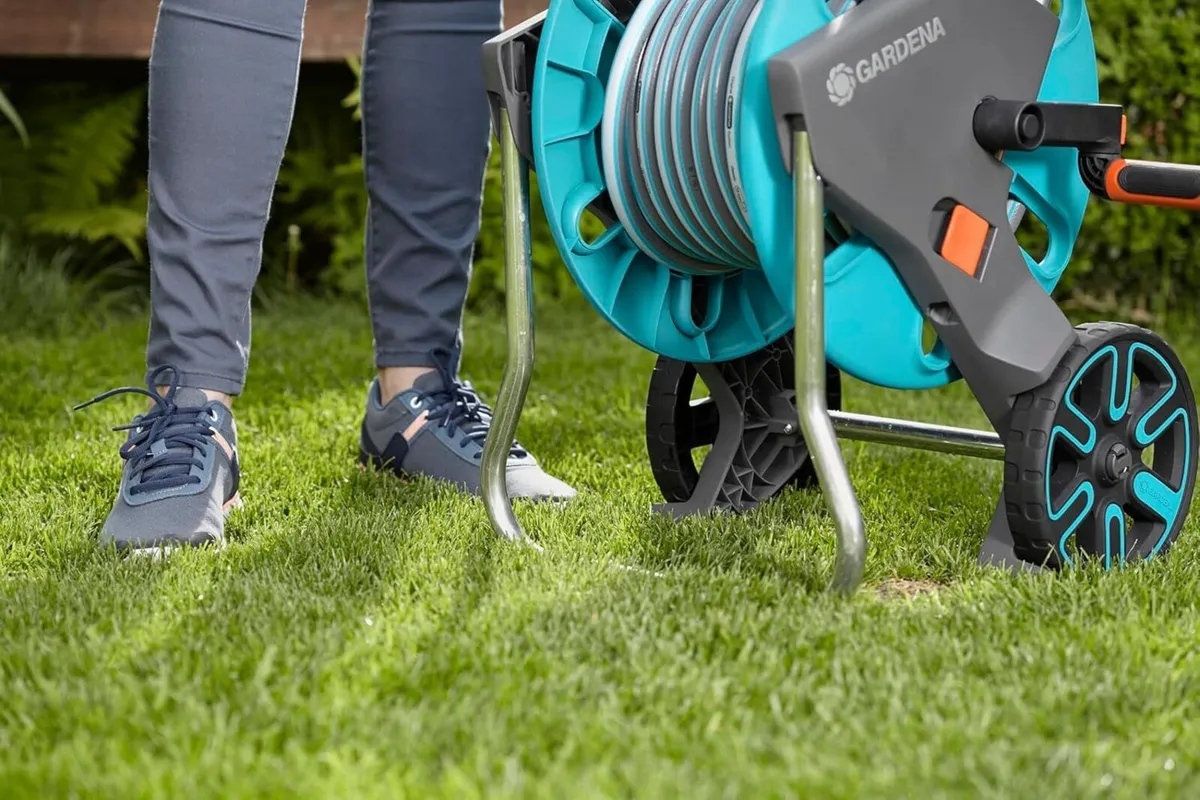 CleverRoll M Set: Hose Trolley with 20 of Classic - Image 3