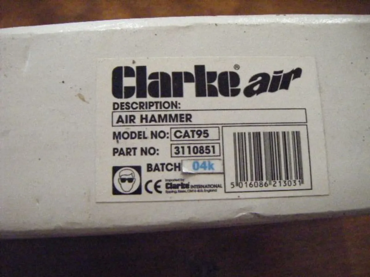Clarke Air Chisel - Image 4