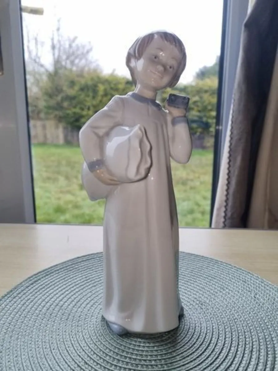 Boy with Clock NAO by Lorado - Image 1