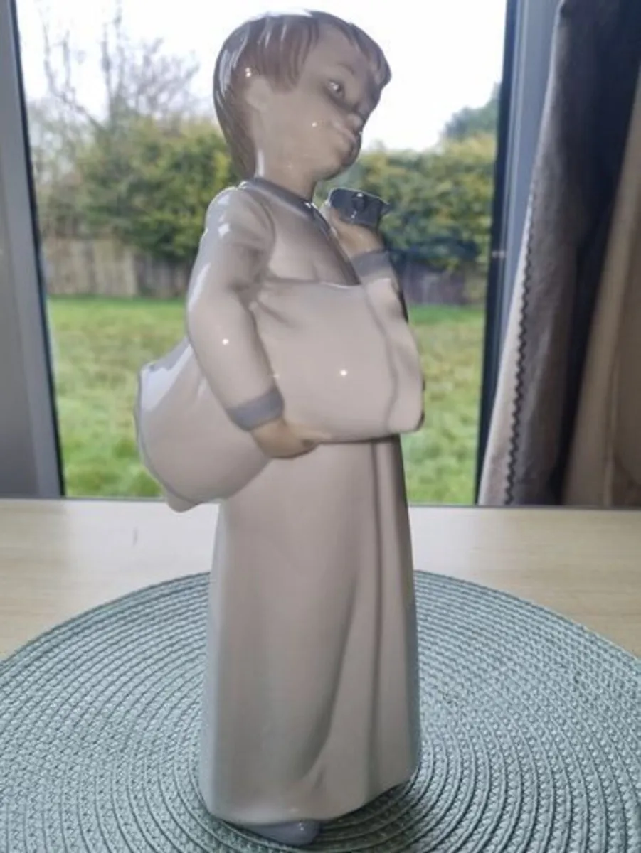 Boy with Clock NAO by Lorado - Image 3