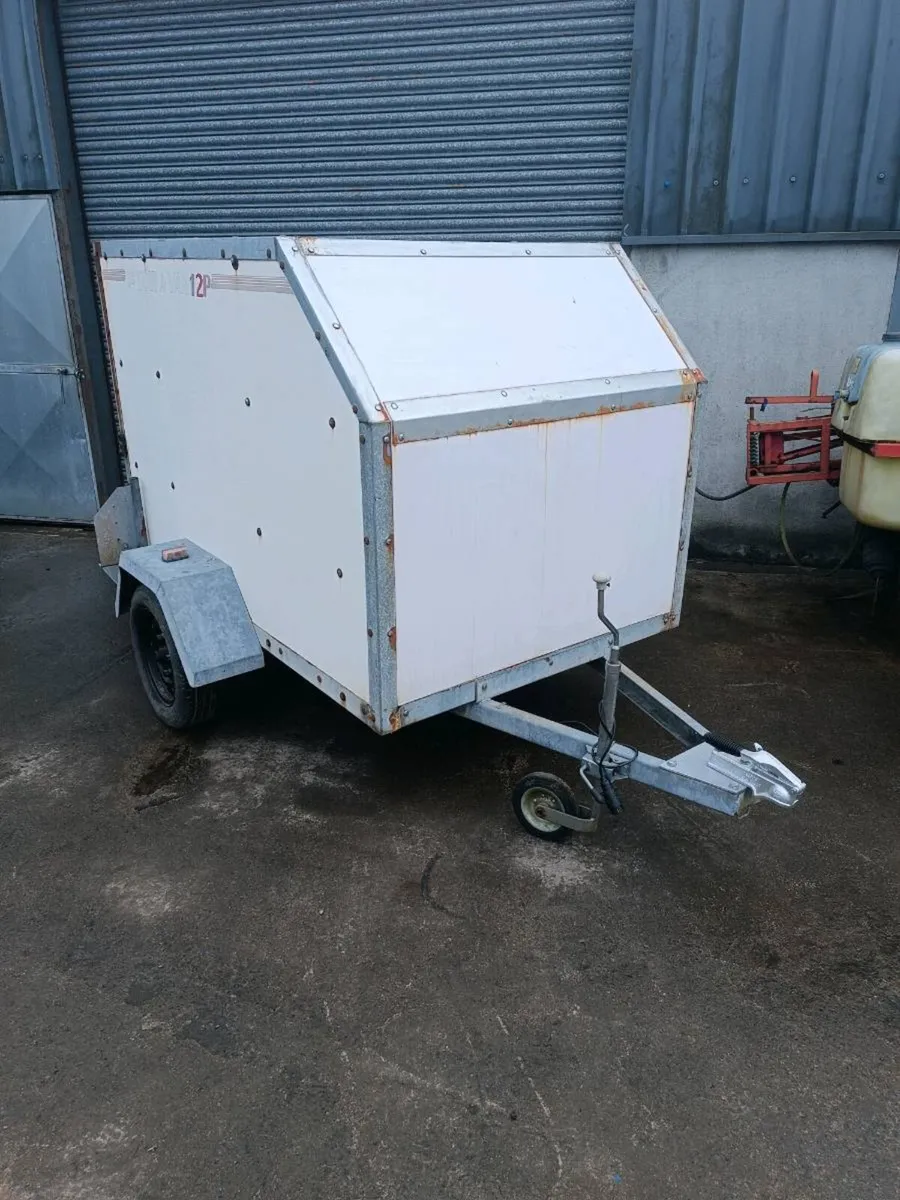 Indespension Box trailer - Image 1