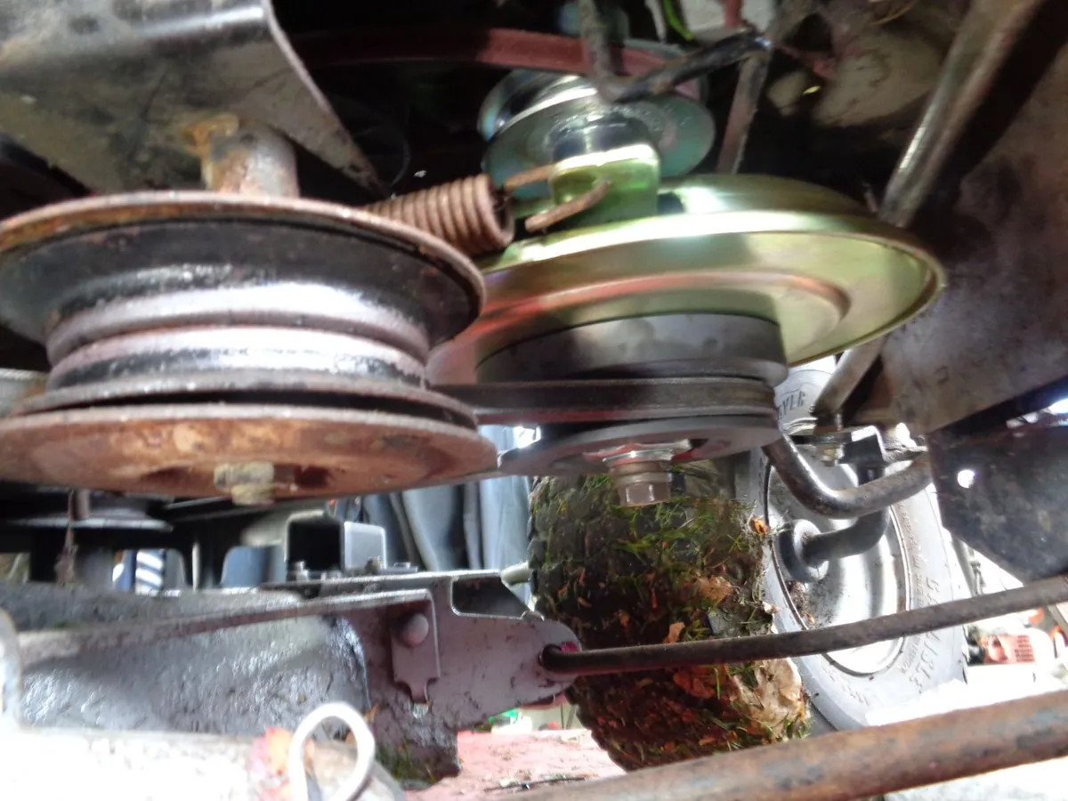 Ride on mower - Image 4