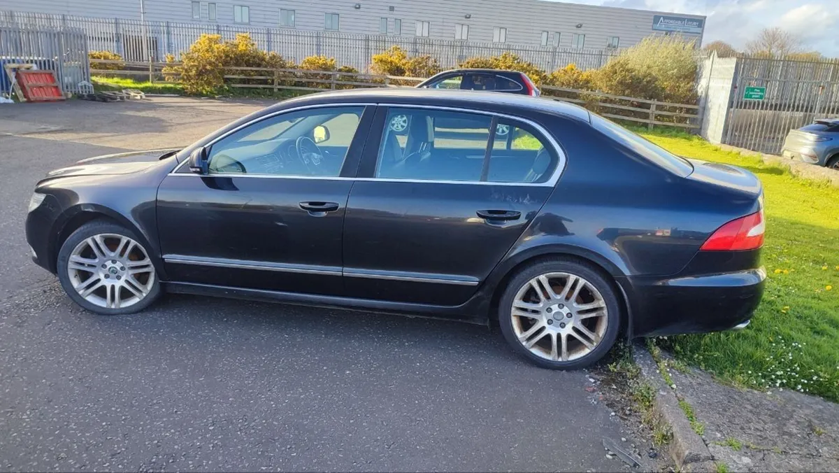 Skoda Superb 2011 - Image 3