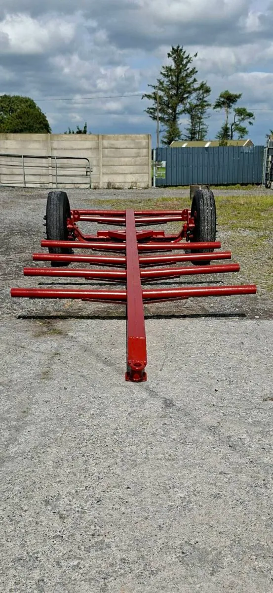 Bale trailer - Image 1