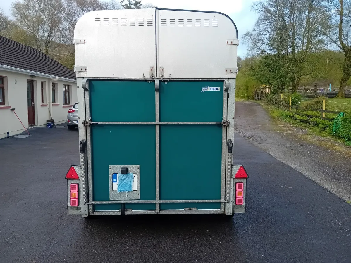 IforWillams hb 505 horse box - Image 3