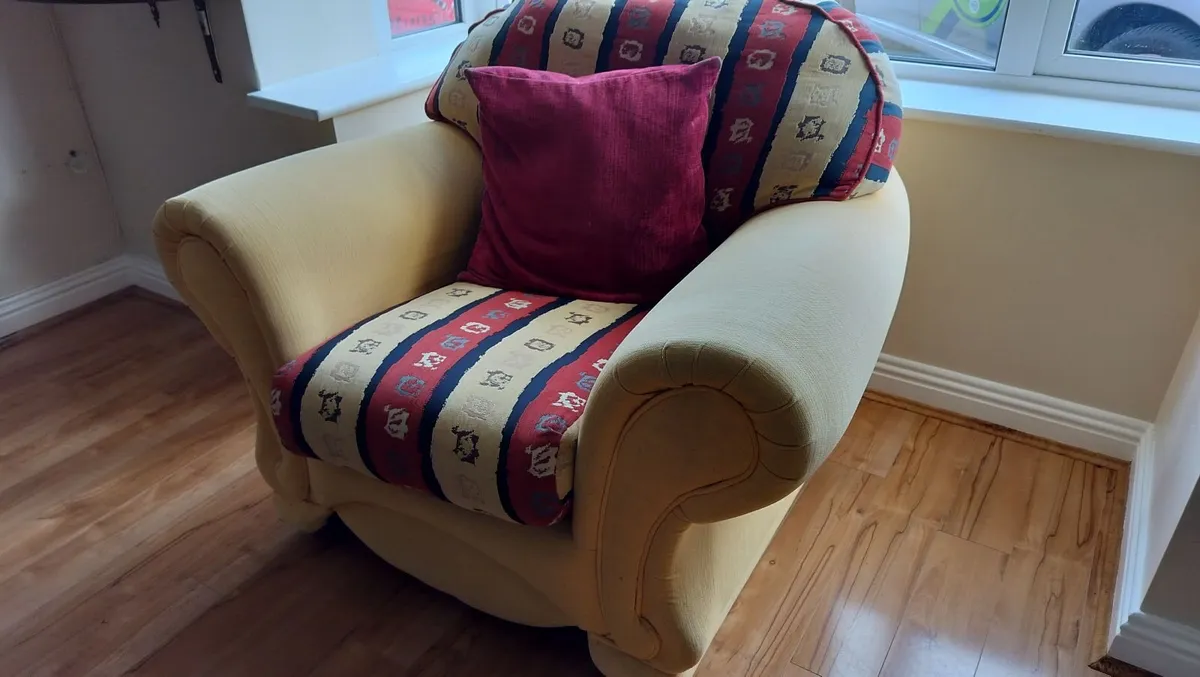 FREE  Sofa 3+1+1 - Image 2