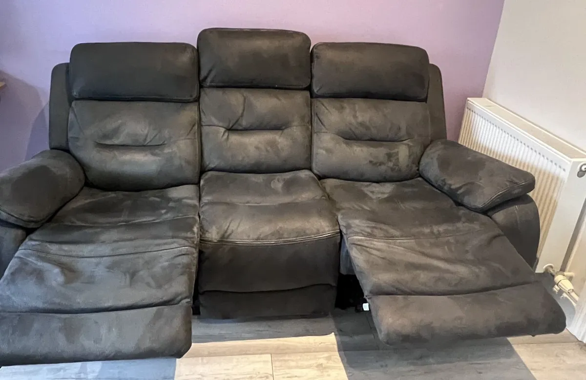 3 seater electric recliner sofa - Image 3