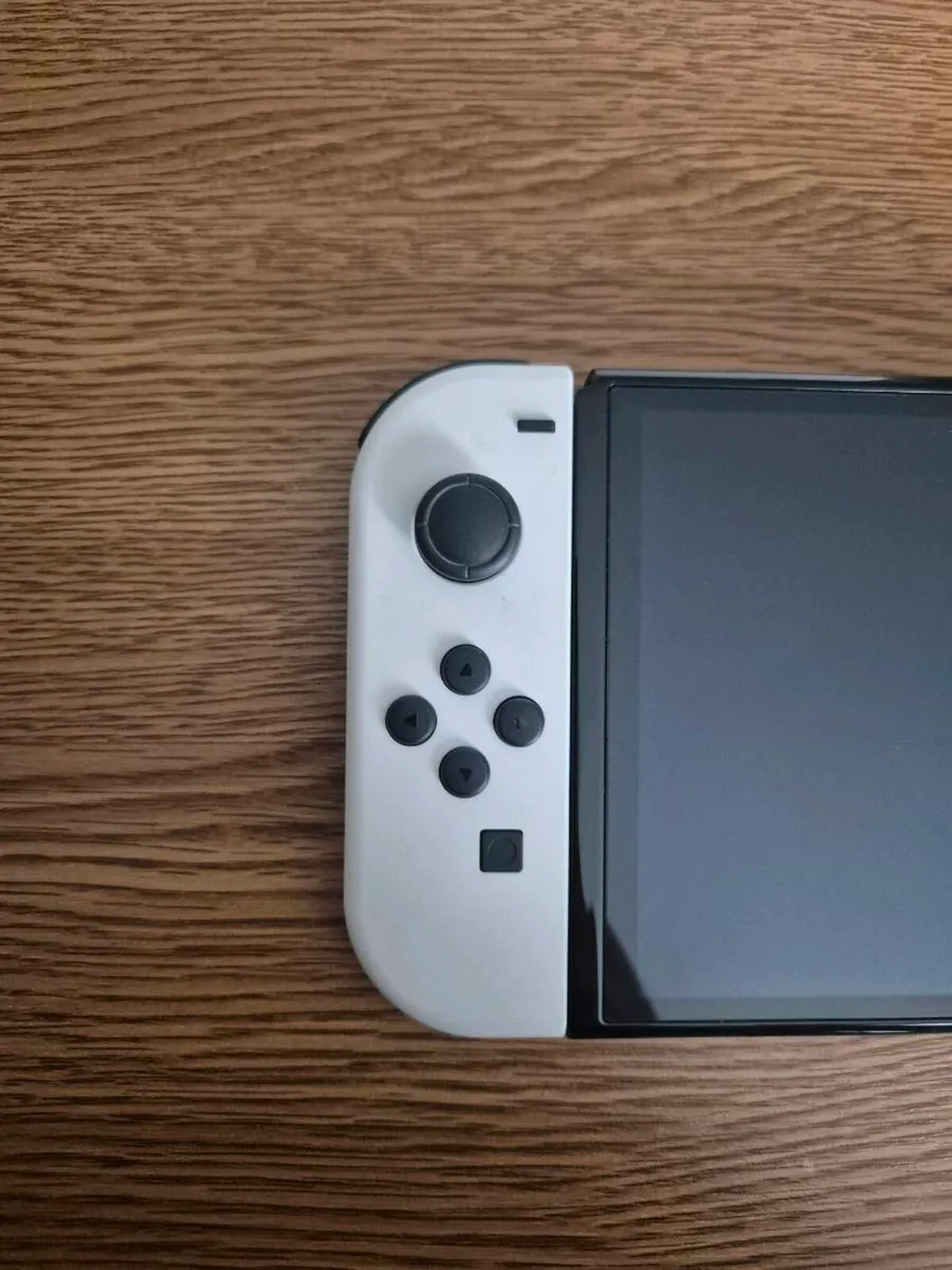 Nintendo switch oled white - Image 2