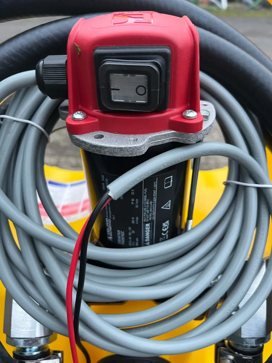 Fuel tank bowser - Image 3