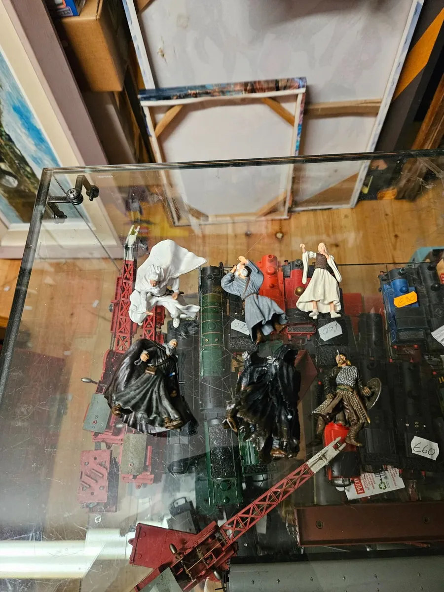 Lord of the Rings Figures - Image 1
