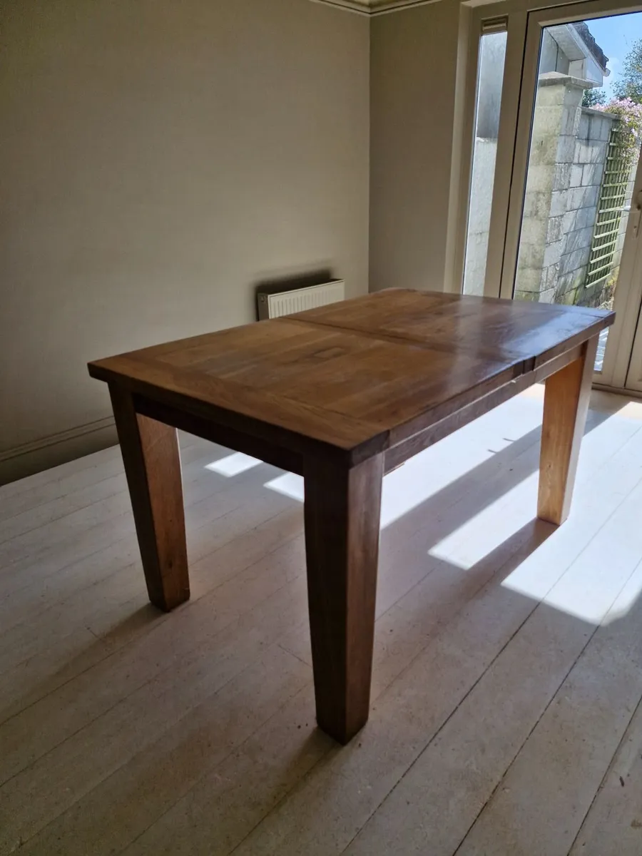 Solid wood table - Image 1