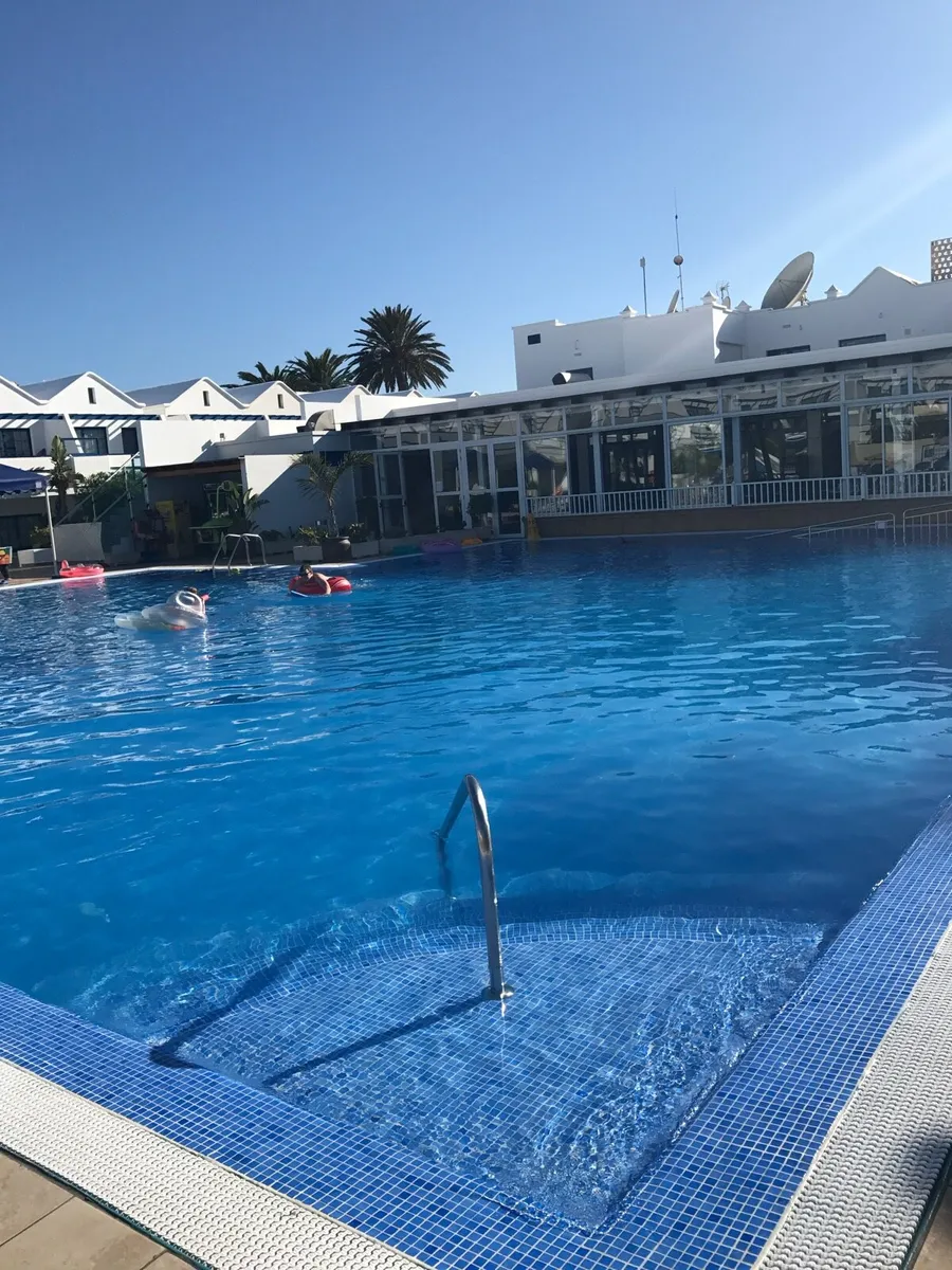 LUXURY 1/2 BED in Lanzarote Puerto Del Carmen - Image 1