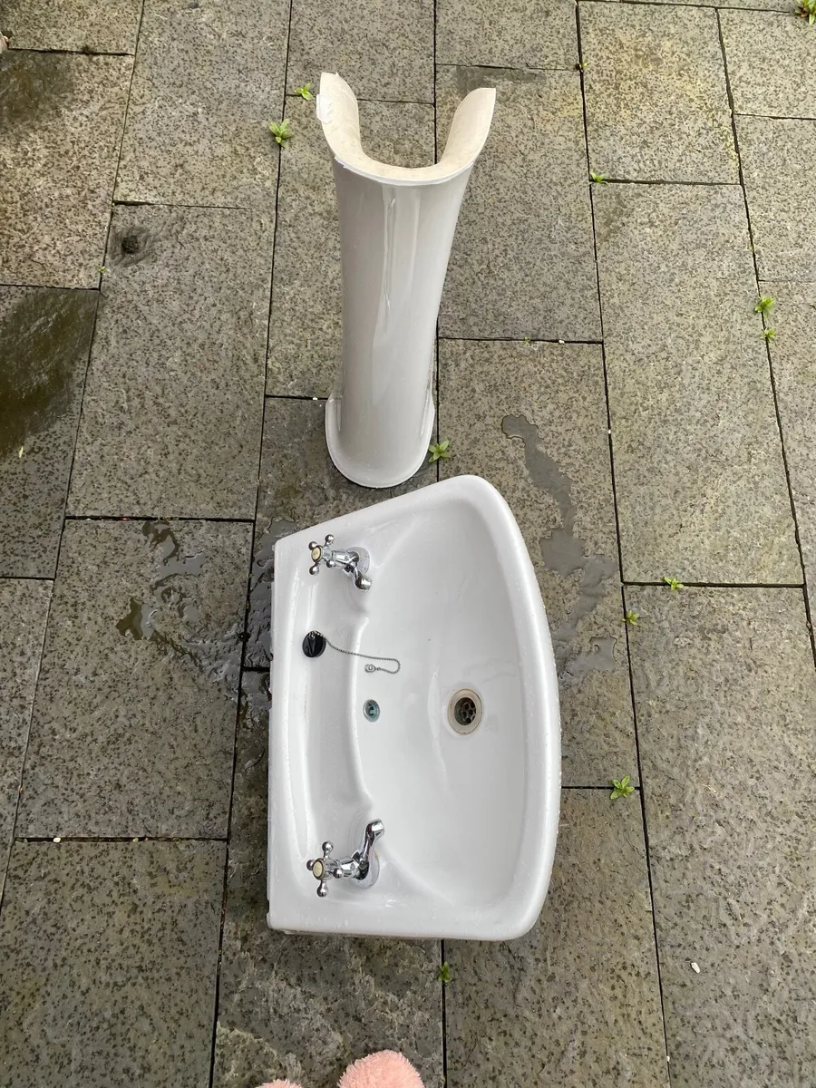 Sink and pedestal - Image 3