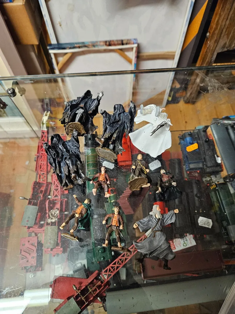 Lord of the Rings Figures - Image 1