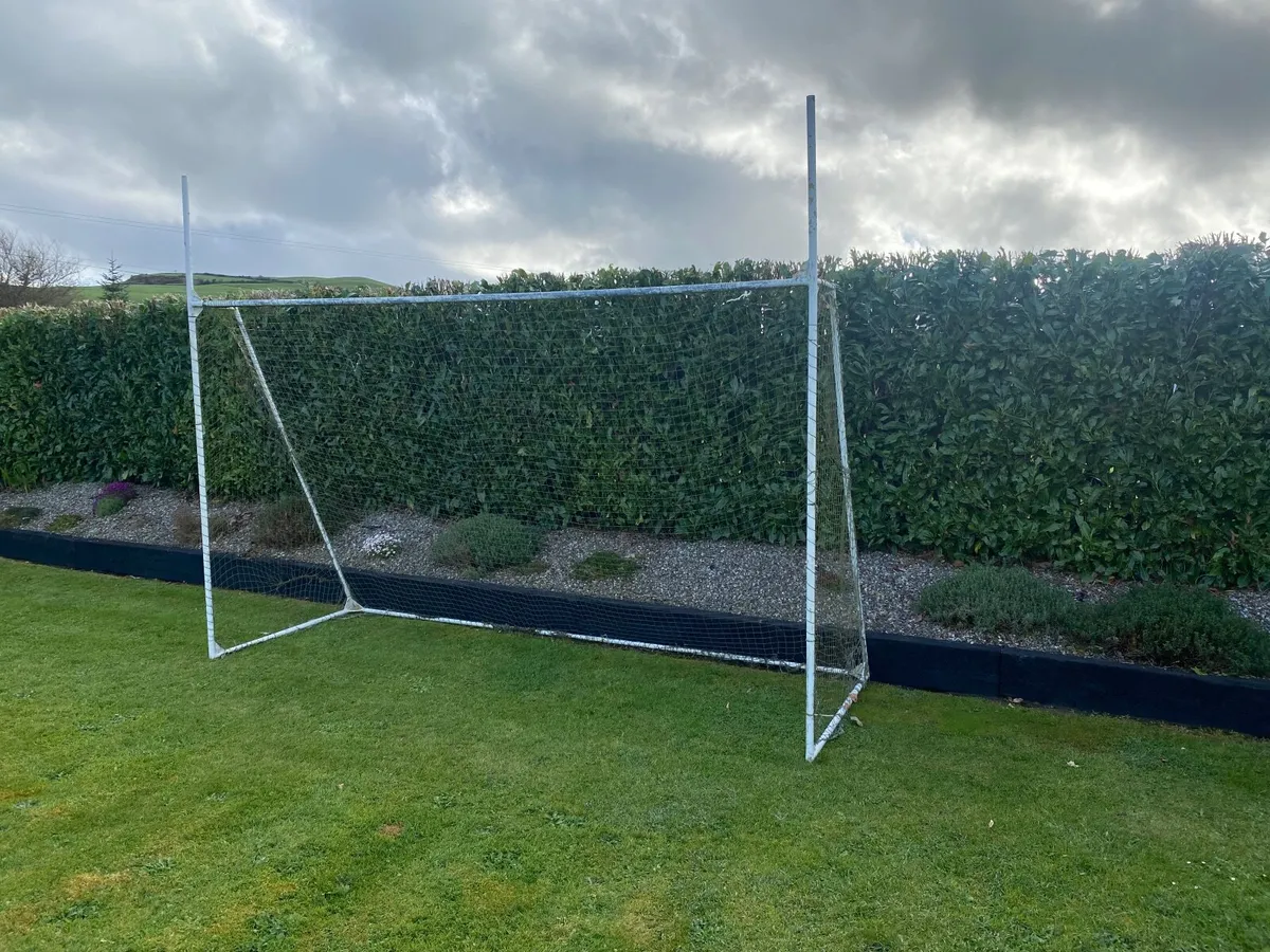 Goal post - Image 1