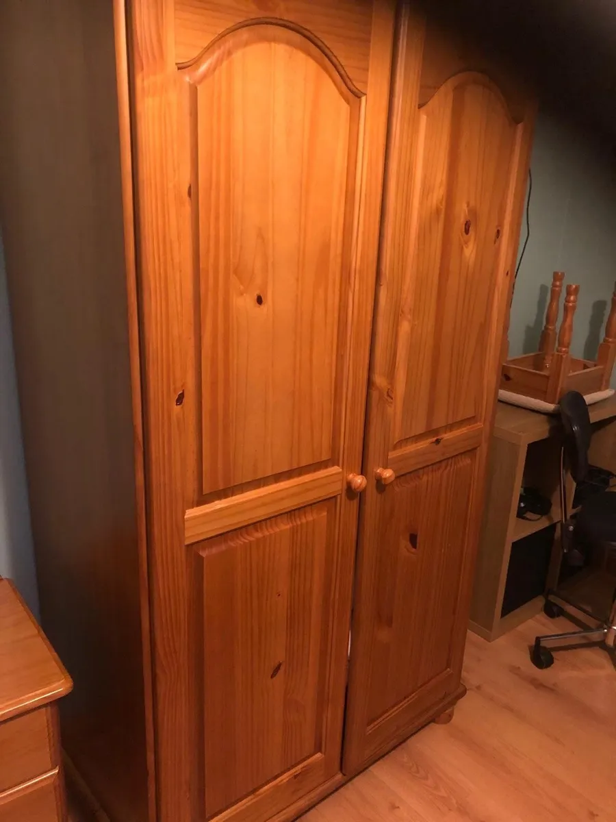 Pine bedroom furniture for sale - Image 2