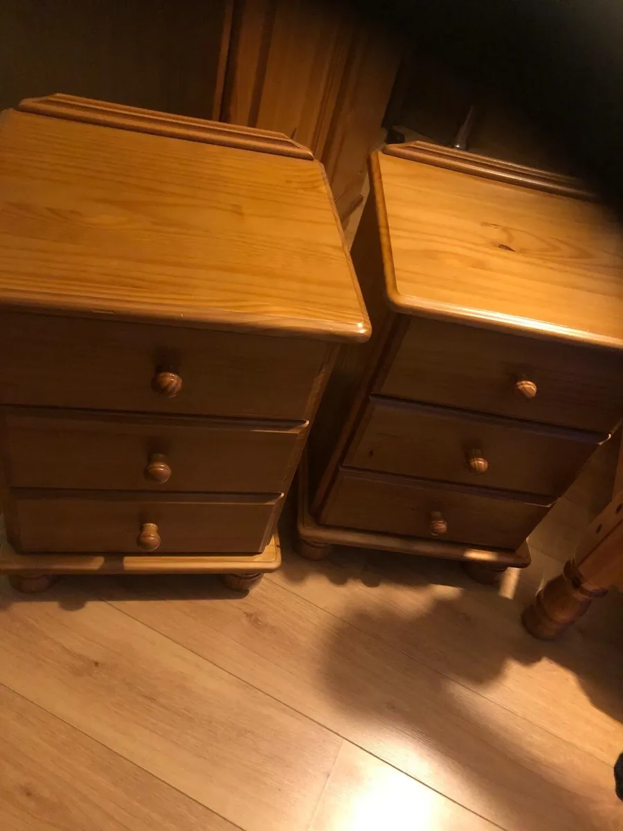 Pine bedroom furniture for sale - Image 3