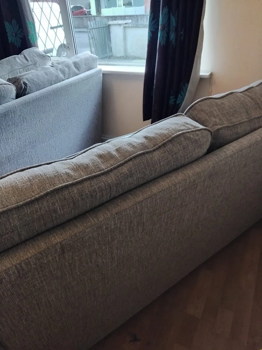 Luxury corner suite with swivel chair - Image 2