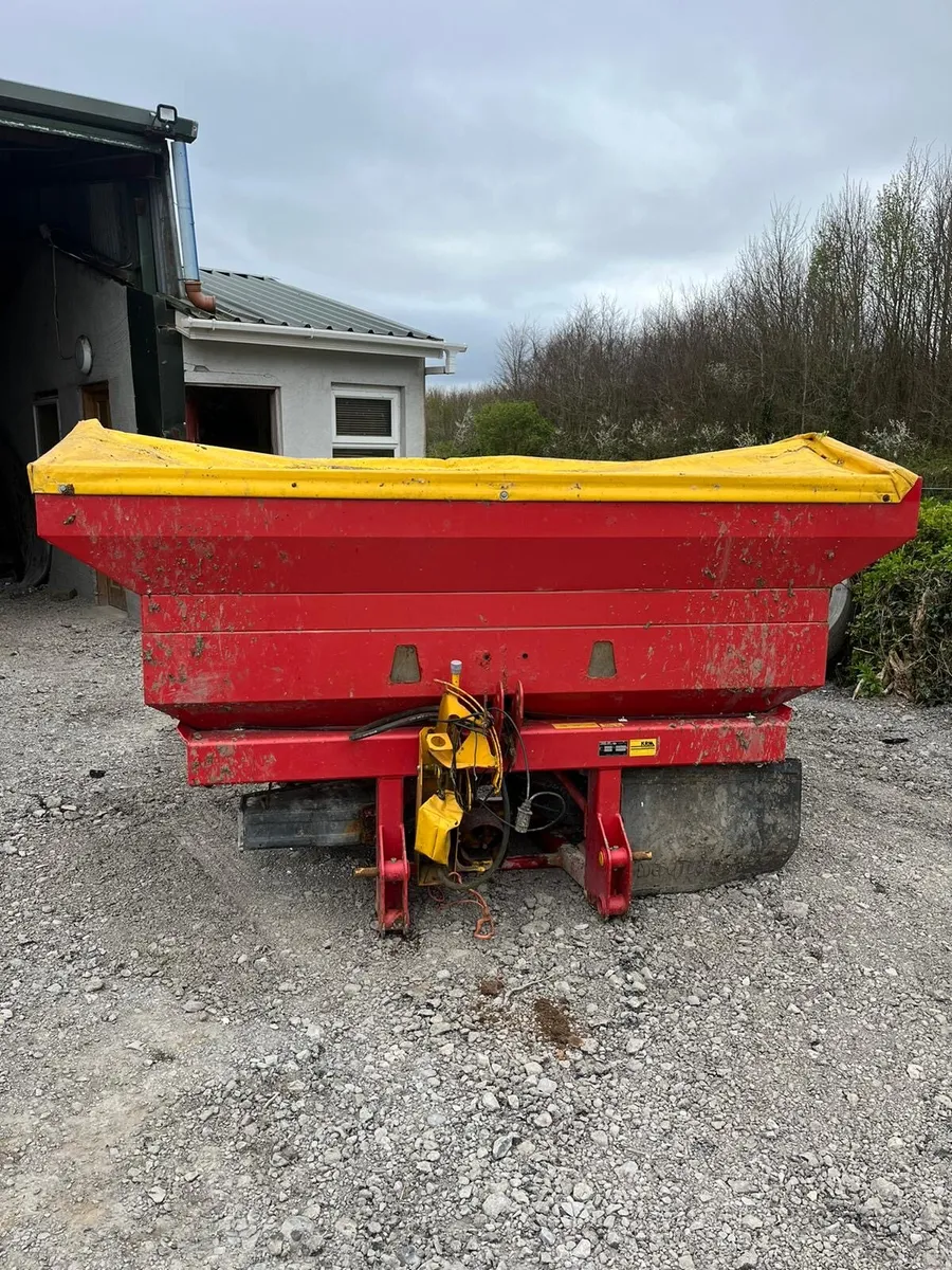 Manure spreader - Image 1