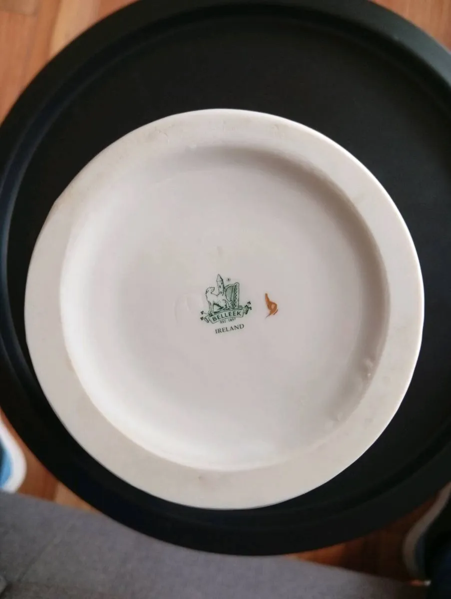 Beleek vase - Image 3