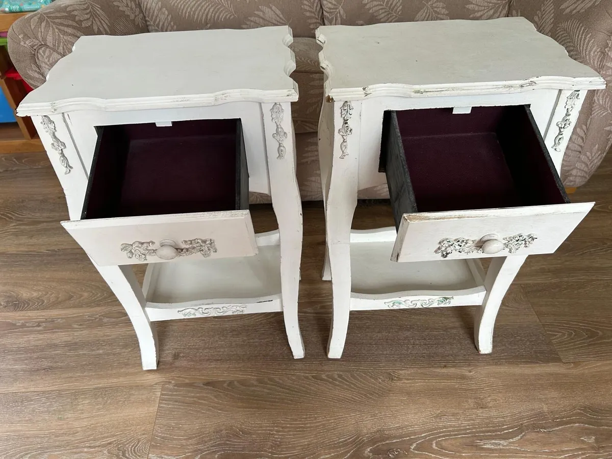 Bedside Tables Shabby Chic - Image 2