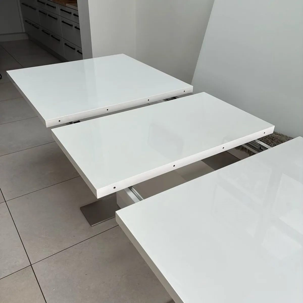 Extendable dining table - Image 4