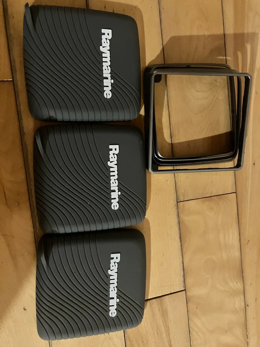 Raymarine instrument display covers - Image 1