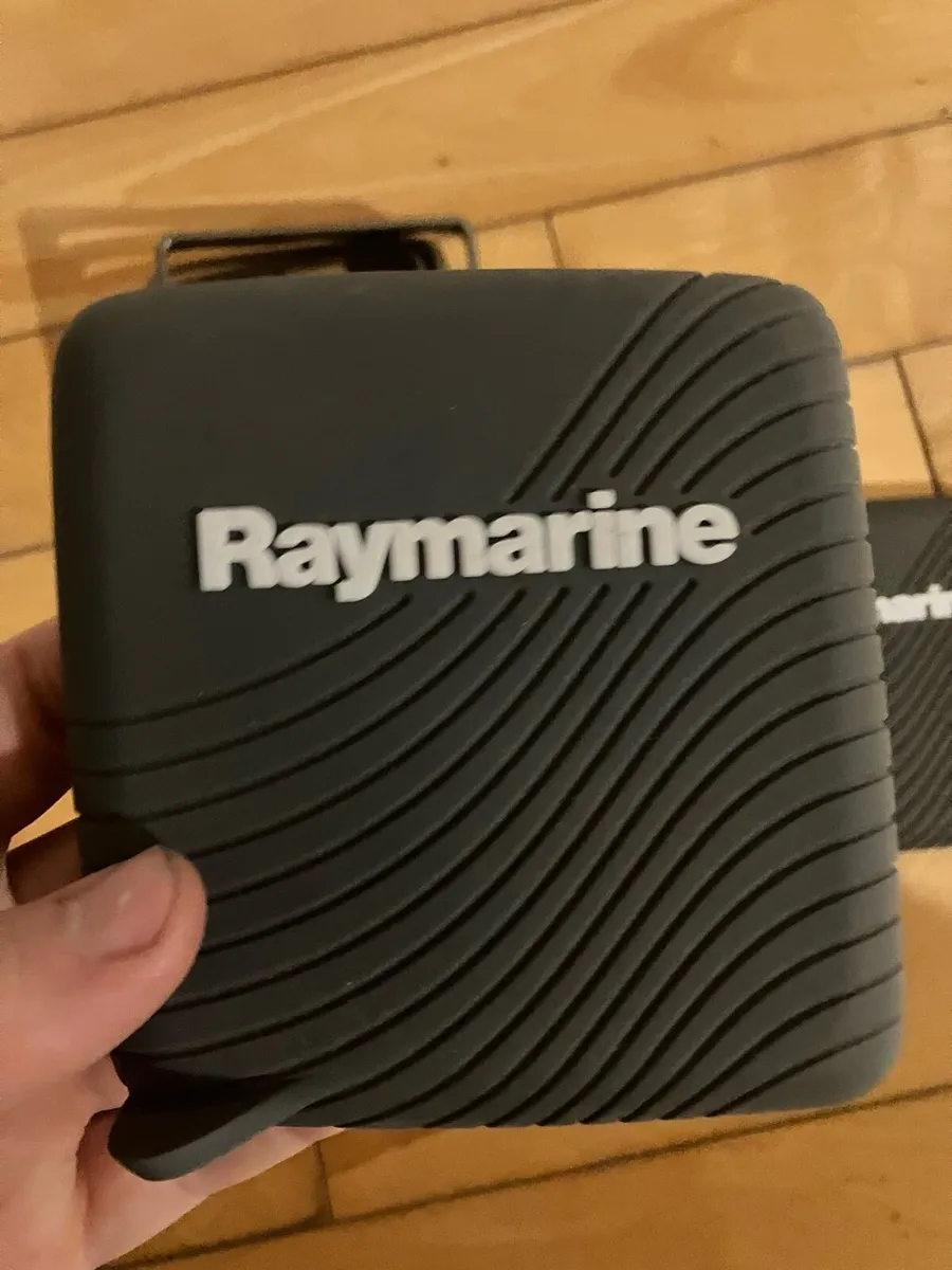 Raymarine instrument display covers - Image 2
