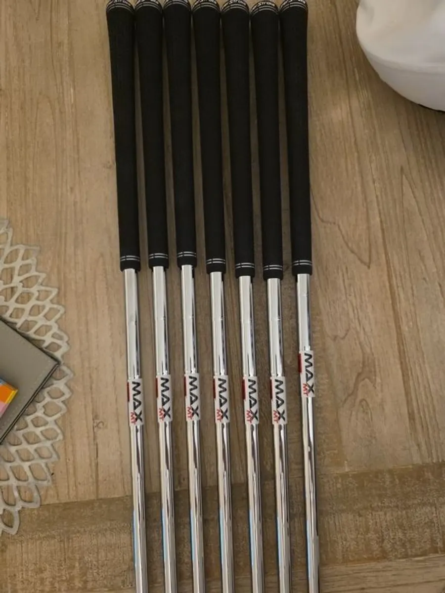 Taylormade irons LH - Image 2