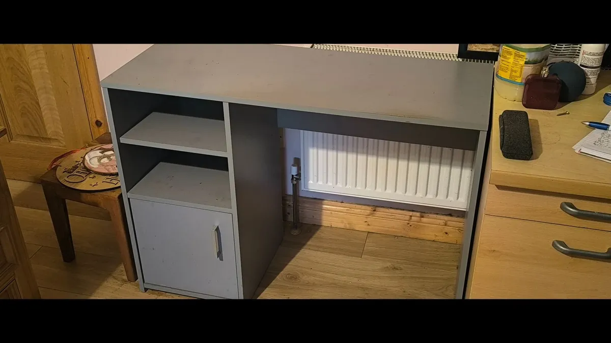 Grey computer desk - Image 1