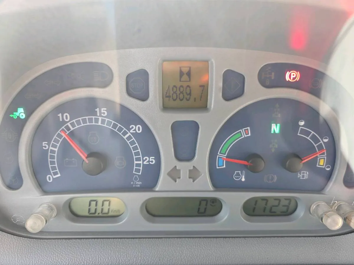 New Holland T6080 RC 4889 hours - Image 4